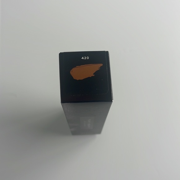 Fenty Beauty Pro Filtr Soft Matte Foundation Shade 420 - Picture 2 of 3